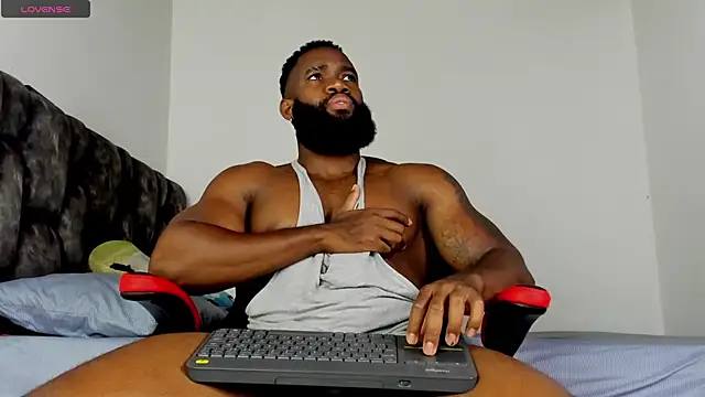 Snapshot of james_musclebbc chatting on 05-25-26, 07:12 james musclebbc online show from 05-25-26, 07:12
