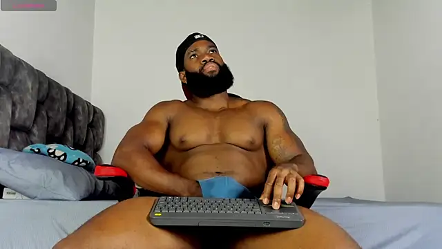 Snapshot of james_musclebbc chatting on 05-19-26, 10:06 james musclebbc online show from 05-19-26, 10:06