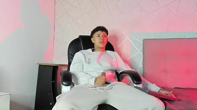 Alex Colton7 online show from 11-30-25, 04:02