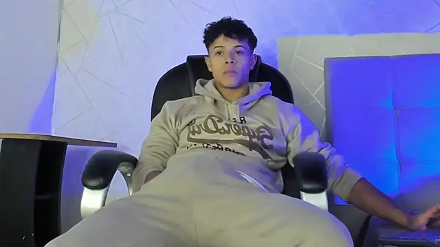 Alex Colton7 online show from 12-02-25, 04:58