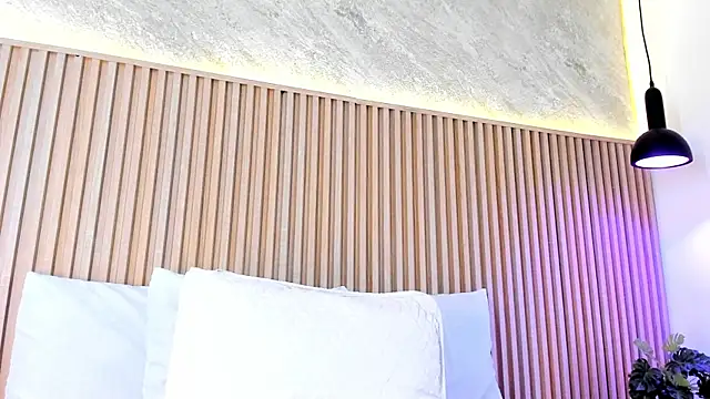 Snapshot of Roxie-NS chatting on 04-14-26, 12:10 Roxie-NS online show from 04-14-26, 12:10