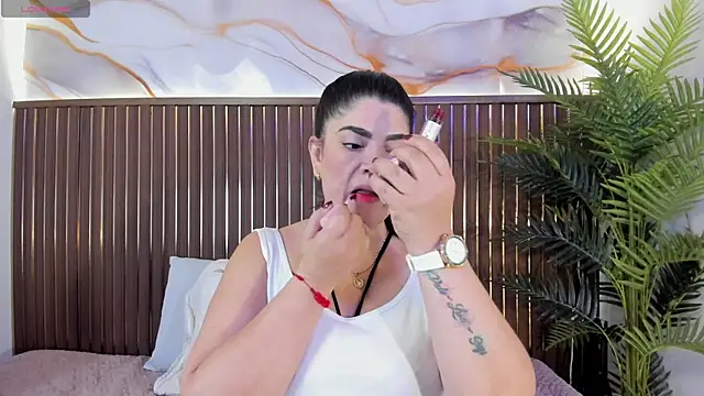 Snapshot of Roxie-NS chatting on 03-24-26, 01:00 Roxie-NS online show from 03-24-26, 01:00