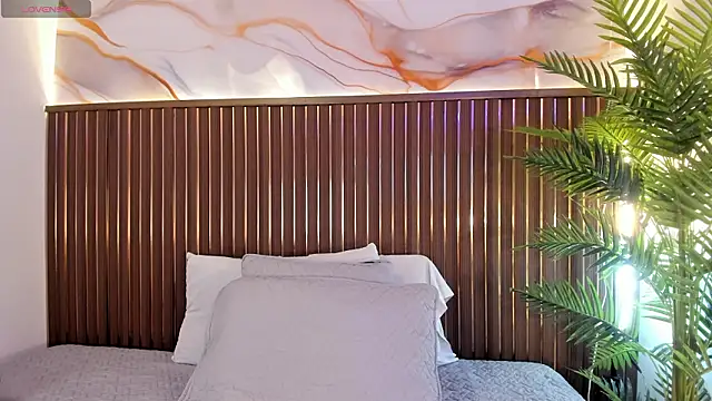 Snapshot of Roxie-NS chatting on 03-21-26, 12:20 Roxie-NS online show from 03-21-26, 12:20