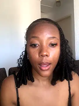 Snapshot of Sprinkle_Q chatting on 09-17-25, 02:30 Sprinkle Q online show from 09-17-25, 02:30