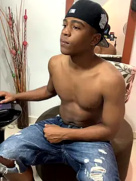 Snapshot of DEMOND_333 chatting on 09-18-25, 02:53 DEMOND 333 online show from 09-18-25, 02:53