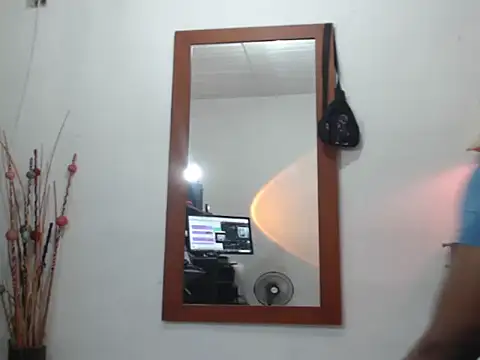Snapshot of DEMOND_333 chatting on 09-09-25, 12:58 DEMOND 333 online show from 09-09-25, 12:58