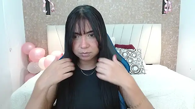 Snapshot of AliceSmiith_ chatting on 10-07-25, 05:58 AliceSmiith online show from 10-07-25, 05:58
