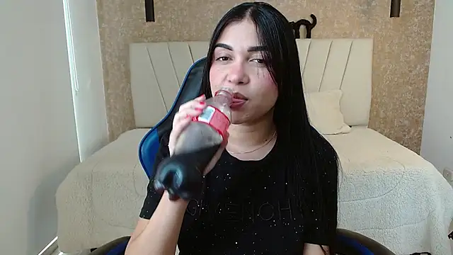 Snapshot of AliceSmiith_ chatting on 09-13-25, 05:46 AliceSmiith online show from 09-13-25, 05:46