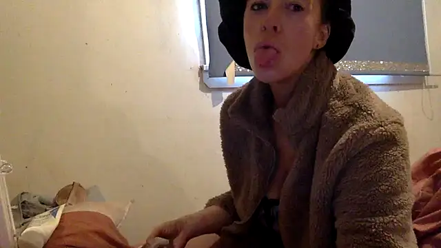 Bellababexox  online show from 10-14-25, 02:50