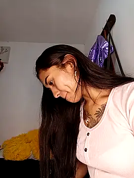 Liahdiaz  online show from 11-14-25, 03:48