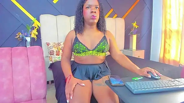 Snapshot of LicyEvans1 chatting on 06-26-26, 02:56 LicyEvans1 online show from 06-26-26, 02:56