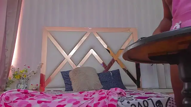 LicyEvans1 online show from 12-04-25, 07:02