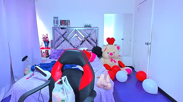 Luna Analya online show from 02-15-26, 12:48