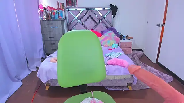 Luna Analya online show from 11-27-25, 05:35