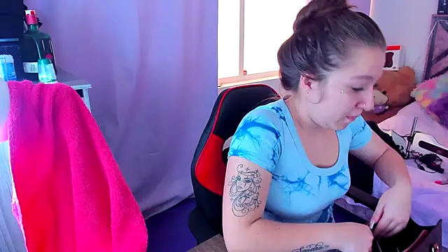 Luna Analya online show from 04-18-26, 01:35