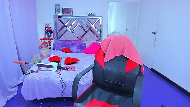 Luna Analya online show from 02-18-26, 12:12