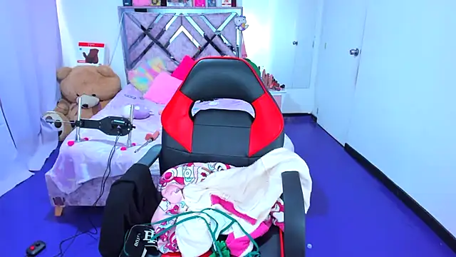 Luna Analya online show from 03-18-26, 02:52