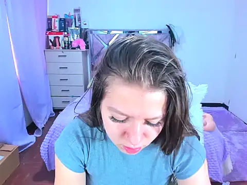 Snapshot of Luna_Analya chatting on 10-18-25, 02:52 Luna Analya online show from 10-18-25, 02:52