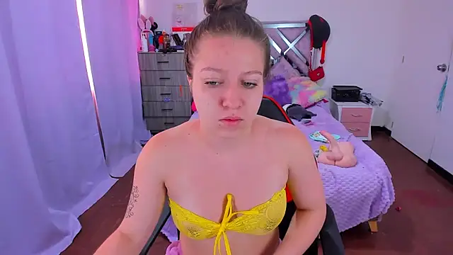 Luna Analya online show from 01-06-26, 01:59