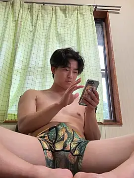 Snapshot of shoma2003 chatting on 06-08-26, 08:37 shoma2003 online show from 06-08-26, 08:37