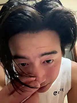 Snapshot of shoma2003 chatting on 02-27-26, 02:06 shoma2003 online show from 02-27-26, 02:06