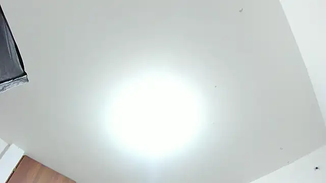 Rihanna hotx online show from 11-10-25, 03:00