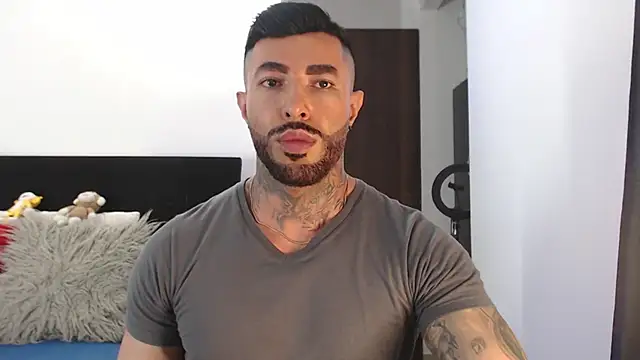 Snapshot of andrea_de_lucaa chatting on 05-12-26, 04:09 andrea de lucaa online show from 05-12-26, 04:09