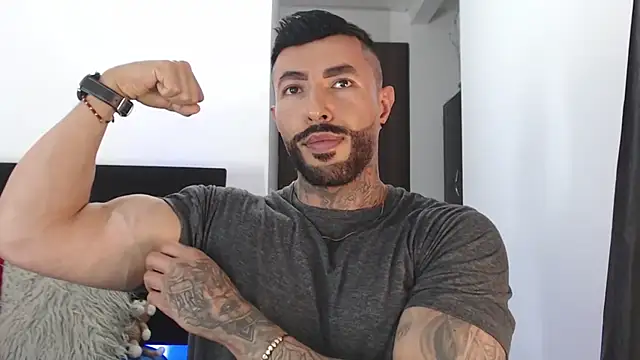 Snapshot of andrea_de_lucaa chatting on 05-18-26, 01:06 andrea de lucaa online show from 05-18-26, 01:06