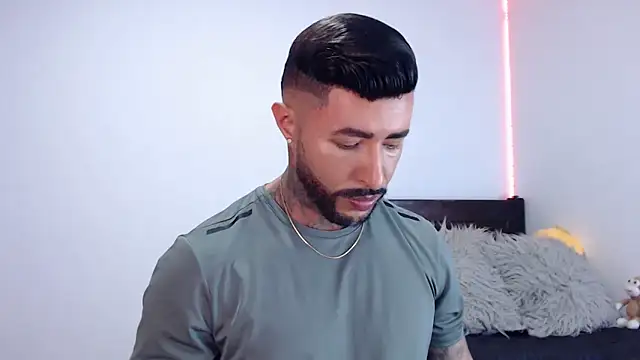 andrea de lucaa online show from 10-07-25, 03:51