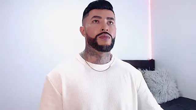 andrea de lucaa online show from 10-10-25, 03:18