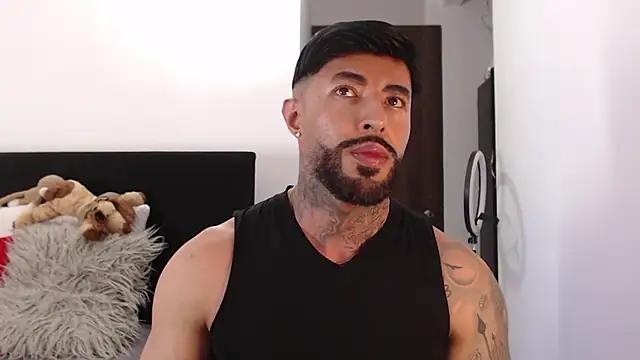 Snapshot of andrea_de_lucaa chatting on 06-03-26, 04:13 andrea de lucaa online show from 06-03-26, 04:13