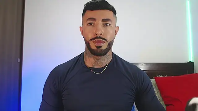 Snapshot of andrea_de_lucaa chatting on 04-29-26, 03:32 andrea de lucaa online show from 04-29-26, 03:32