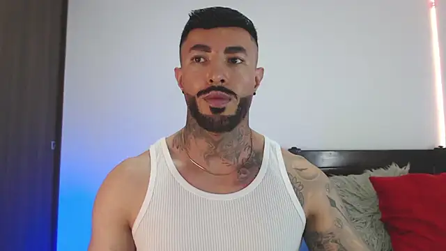 Snapshot of andrea_de_lucaa chatting on 04-26-26, 04:32 andrea de lucaa online show from 04-26-26, 04:32