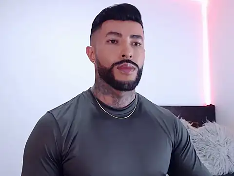 andrea de lucaa online show from 10-11-25, 02:45