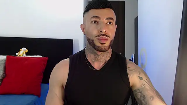 Snapshot of andrea_de_lucaa chatting on 05-09-26, 04:27 andrea de lucaa online show from 05-09-26, 04:27