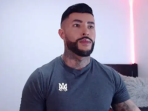 andrea de lucaa online show from 10-12-25, 03:41