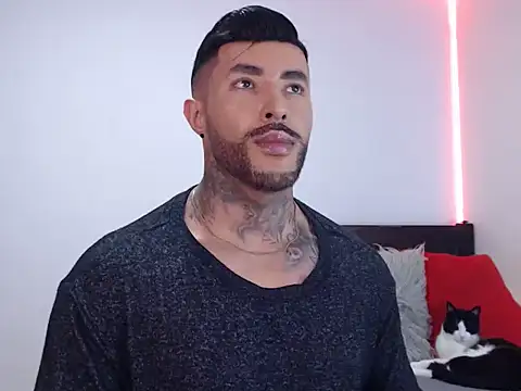 andrea de lucaa online show from 11-25-25, 02:23