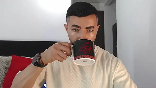 Snapshot of andrea_de_lucaa chatting on 05-19-26, 03:02 andrea de lucaa online show from 05-19-26, 03:02