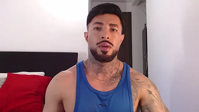 Snapshot of andrea_de_lucaa chatting on 06-12-26, 03:48 andrea de lucaa online show from 06-12-26, 03:48