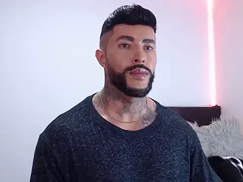 andrea de lucaa online show from 10-21-25, 03:39