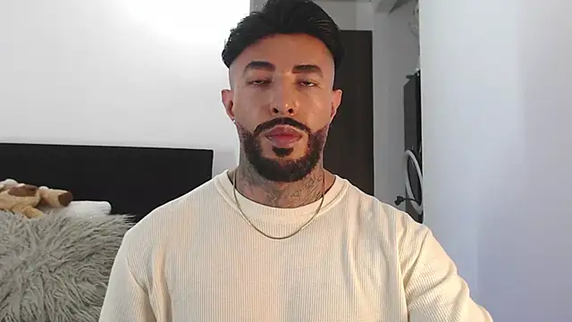 Snapshot of andrea_de_lucaa chatting on 05-30-26, 02:29 andrea de lucaa online show from 05-30-26, 02:29
