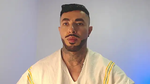 Snapshot of andrea_de_lucaa chatting on 05-07-26, 04:28 andrea de lucaa online show from 05-07-26, 04:28