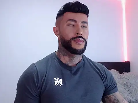 andrea de lucaa online show from 10-18-25, 11:40