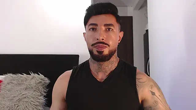 Snapshot of andrea_de_lucaa chatting on 06-10-26, 03:52 andrea de lucaa online show from 06-10-26, 03:52