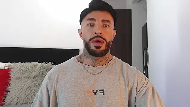 Snapshot of andrea_de_lucaa chatting on 05-31-26, 03:12 andrea de lucaa online show from 05-31-26, 03:12