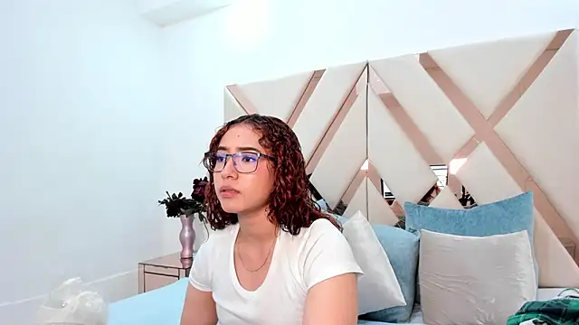 megannherrera online show from 02-13-26, 07:47