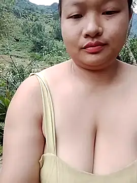 Snapshot of girl-babi chatting on 09-24-25, 09:05 girl-babi online show from 09-24-25, 09:05