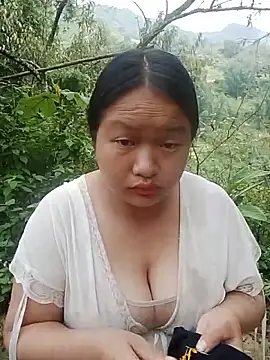 Snapshot of girl-babi chatting on 09-15-25, 01:17 girl-babi online show from 09-15-25, 01:17