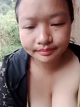 Snapshot of girl-babi chatting on 09-12-25, 04:23 girl-babi online show from 09-12-25, 04:23