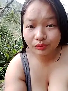 Snapshot of girl-babi chatting on 09-28-25, 09:05 girl-babi online show from 09-28-25, 09:05
